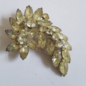 VTG Weiss Citron Rhinestone Flower Leaf Brooch Pin